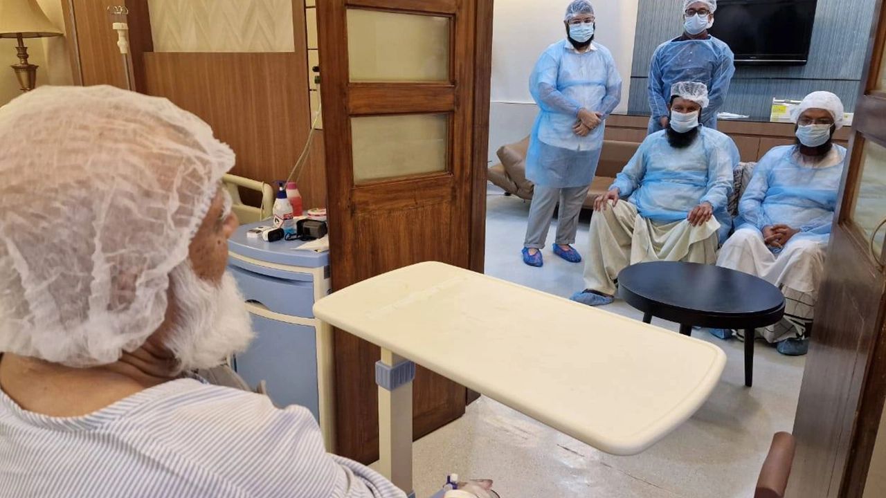 হাসপাতালে জামায়াত আমিরকে দেখতে গেলেন সৈয়দ মুহাম্মদ ফয়জুল করীম